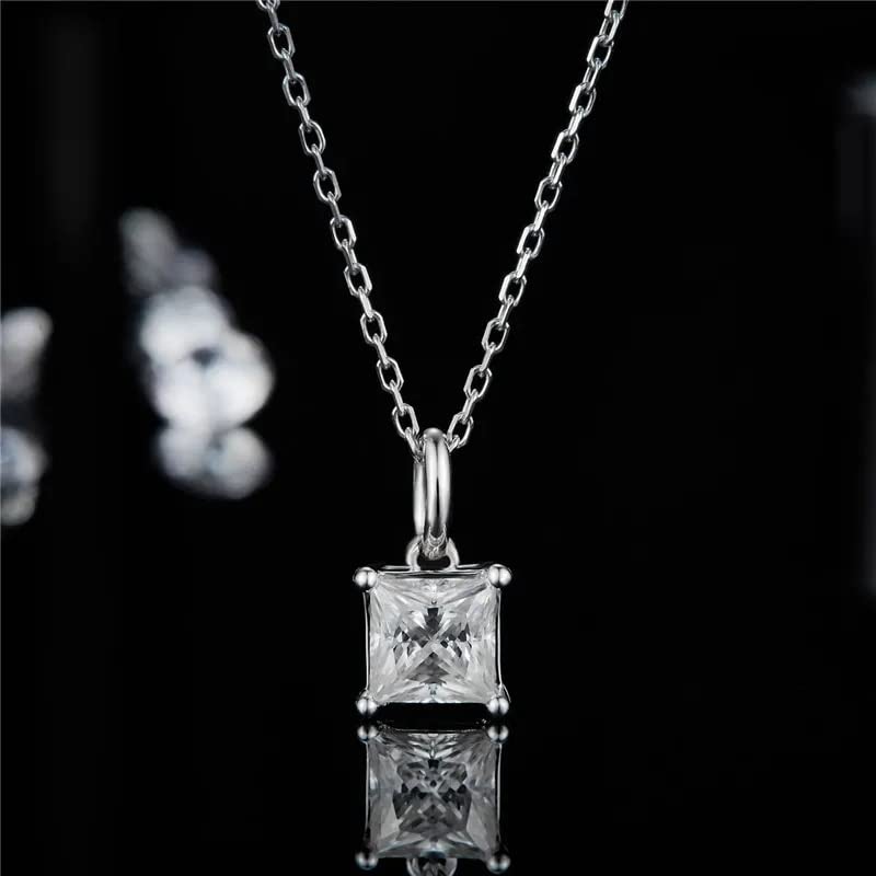 Pendentif carré en diamant taille princesse 1 carat et sa chaîne de mariage en pierres