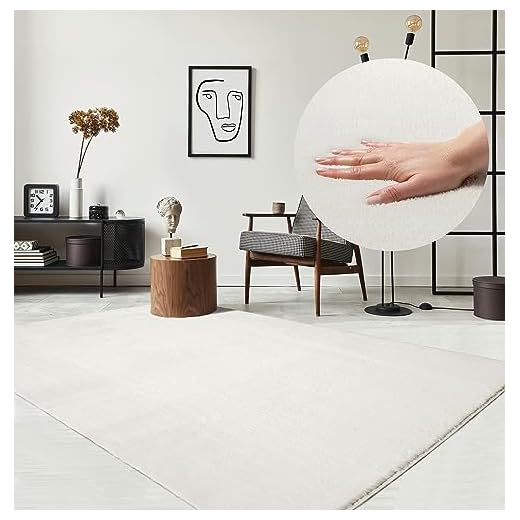 the carpet Relax Tapis Moderne à Poils Courts et Moelleux, Dessous antidérapant, Lavable à 30 degrés, Super Doux, Aspect Fourrure, crème, 140 x 200 cm