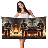 Matériau polyester doux et confortable : fabriquée à partir de polyester, cette serviette imprimée flammes pompiers offre une sensation douce et soyeuse, ce qui en fait un plaisir à utiliser. C'est comme une brise douce lors d'une chaude journée d'été.