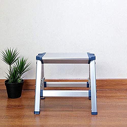 Taburete con escalera plegable para solucionar la falta de espacio en casa 2