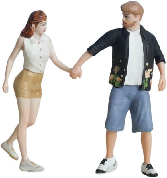 Couples Holding Hands While Shopping 2pcs, 1:64 Scale, Eye Effects,Miniature People, Miniature Models, Suitable for DIY Landscapes, Creative Scenes, Matching and Macro Photography