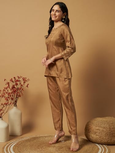 Image of Women Printed 2-Piece Silkblend Kurta & Pants Set