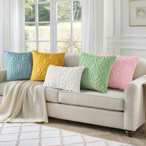 decorUhome Throw Pillow Covers 18x18 Inch Set of 2, Soft Plush Decorative Faux Fur Cream White Solid Couch Pillow Covers, Accent Farmhouse Neutral Square Euro Pillow Cases for Sofa Bed Living Room