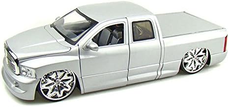 63162SM Jada Toys Dub City - Dodge Ram 41uq2260 Pick-up (2003, 1/18 scale diecast model car, 5z4ni7764f Silver) 63162 diecast car model 63162SM JADA DUB City - 2003 Dodge Ram