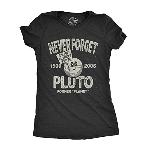 T-shirt femme Never Forget Pluto idéal pour un look geek décontracté