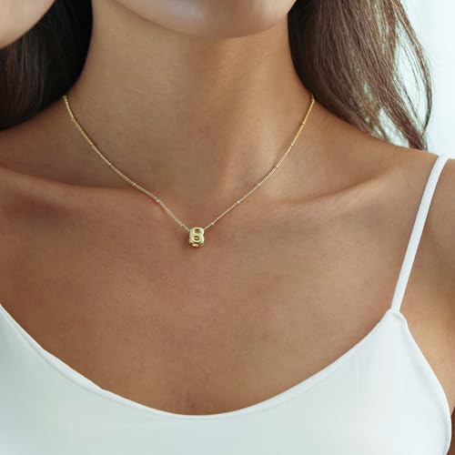 Bijoux mignons à offrir petit pendentif lettre initiale or