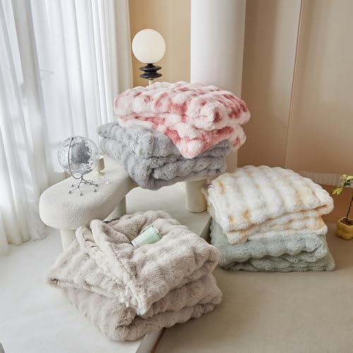 Simple&Opulence Fluffy Faux Fur Comforter Set, Plush Fuzzy Minky Bedding Set 3 Pieces Warm Soft Comforter Bedding Set for Winter - 1 Shaggy Comforter with 2 Pillow Shams (King, Light Grey) by Simple&Opulence - Image 7