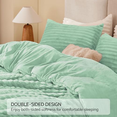 BEDELITE Fleece King Comforter Set -Super Soft & Warm Fluffy Light Green Bedding, Luxury Fuzzy Heavy Bed Set for Winter with 2 Pillow Cases