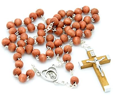 Rosario Religioso VIRGEN DE FATIMA, de 59 Cuentas de Madera. Cruz de Madera 5 cms. y Bolsa Impresa. Convertible en Collar mediante mosquetones. Rosario Madera Marron VF | Ya disponible en tu tienda friki favorita! En mundofriki.es!