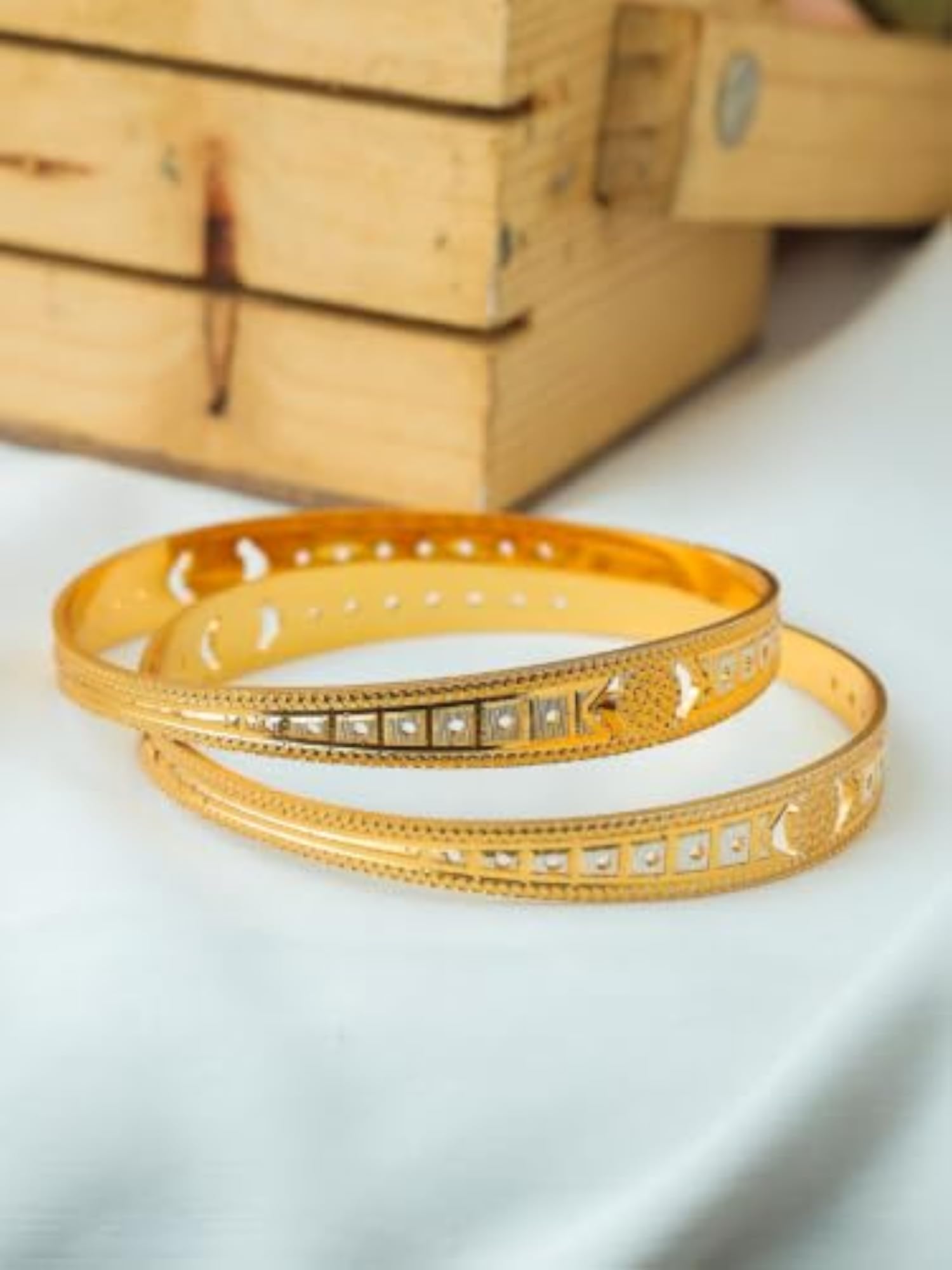 Set of 2 Women's Gold Plated Bangles, Chic Style