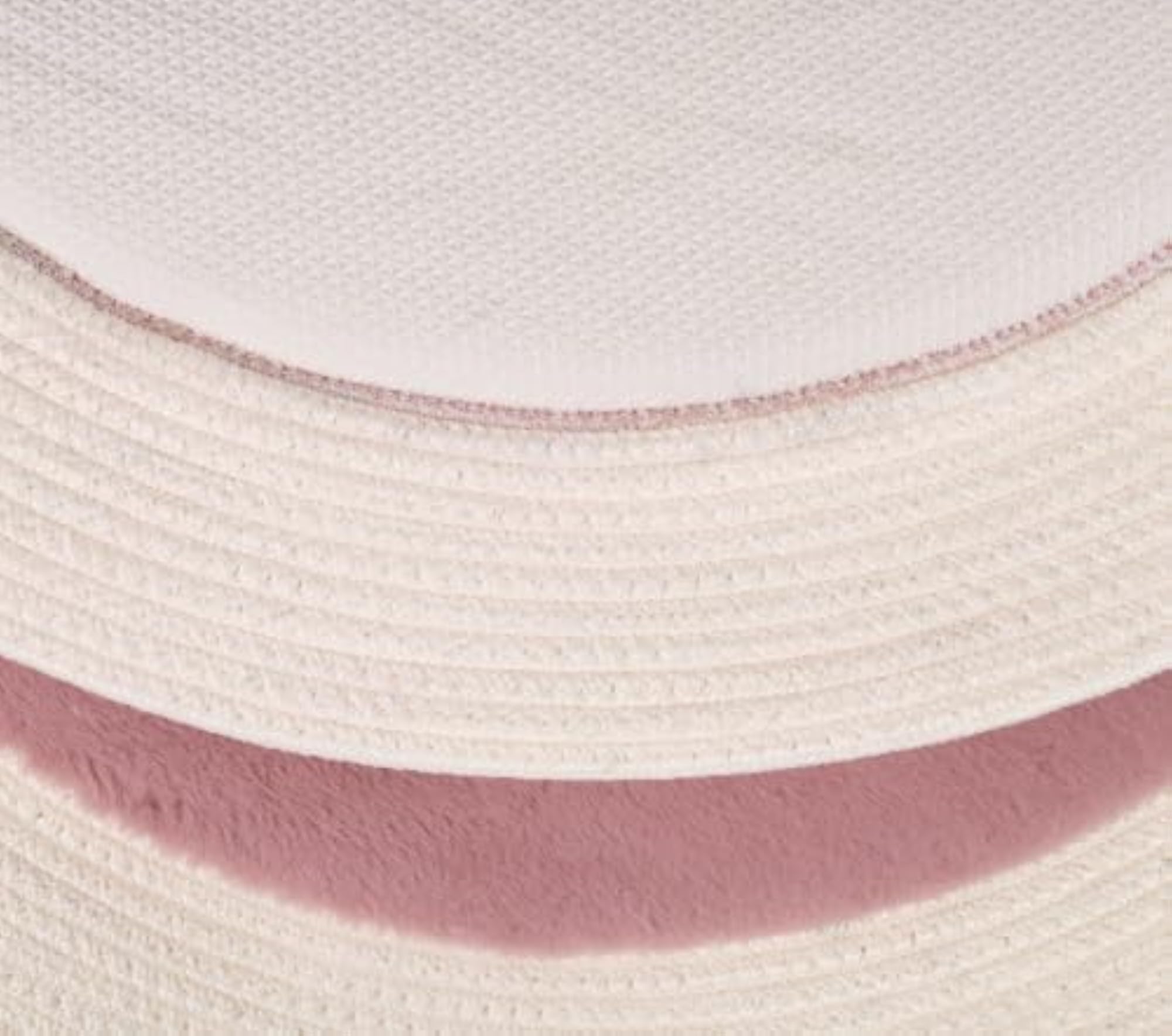 Blush Round Microfiber Bath Mat for Daily Use