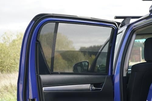 Parasol a medida Toyota Hilux VIII Twin Cab 2015- ideal para viajes familiares y camping 3