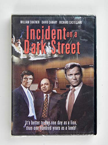 Incident on a Dark Street con atmósfera tensa de intriga setentera 2