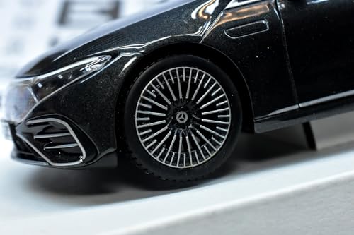 Maisto Mercedes-Benz EQS Gray Metallic Modelo 1:24 miniatura 4