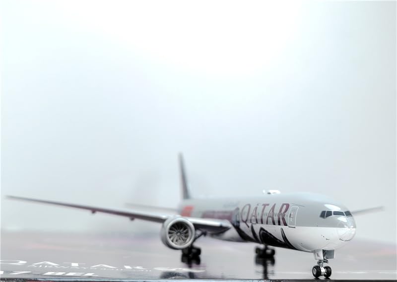 Amazon.co.jp: Phoenix 1:400 完成品 Qatar Airways for Boeing B777