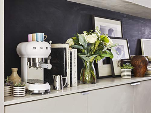 Smeg ECF01WHUK - Cafetera espresso estilo retro de los años 50, soporte de filtro de acero inoxidable, sistema antigoteo… - Imagen 6