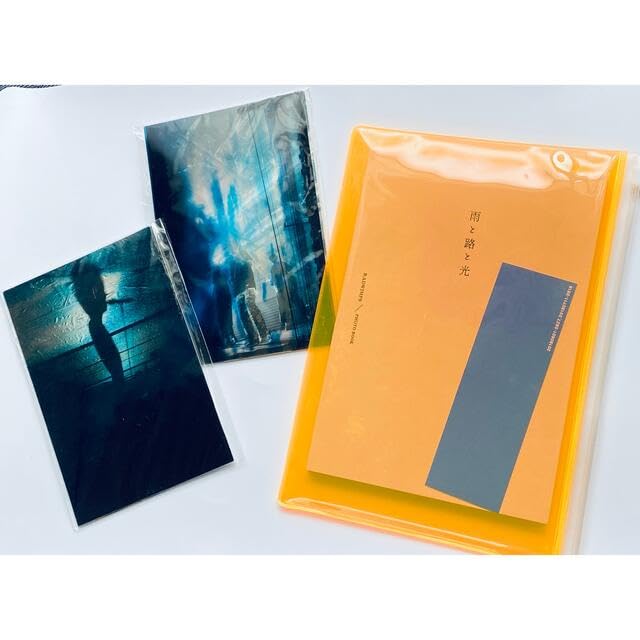 Amazon.co.jp: RADWIMPS 雨と路と光 フォトブック、ポストカード