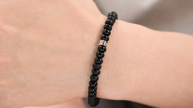 Pulsera masculina de piedras naturales con amuleto de plata miniatura 7