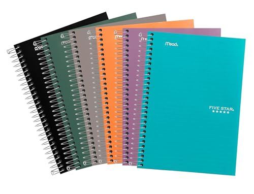 Five Star 5-Subject Cahier, 6" x 9.5" Taille de la feuille, Collège Règled (840039) | 300 Pages/150 Feuilles, Wirebound, Pas de marge, Couvertures en poly de couleur assorties, 1 Carnet de notes, couleur mai Vary