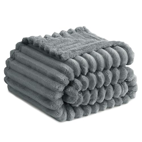 RUIKASI Kuscheldecke Flauschig Decke Hellgrau - 130x150cm Fleecedecke Sofadecke Couchdecke für Wohnzimmer Deko Tagesdecke Blanket… – Ansicht 1