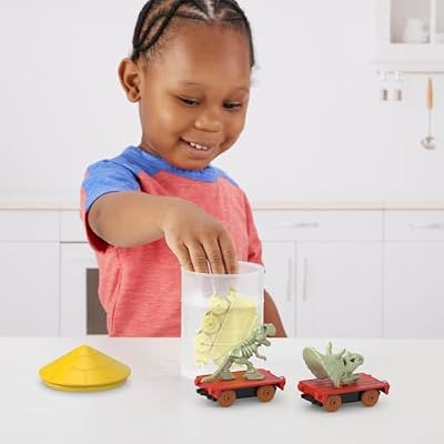 Thomas & Friends Mystery Toy Trains Collection، Color Reveal Engines with Color-Changing Action & Cargo for Kids Ages 3 + Years، كل يباع بشكل منفصل