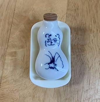 シュウマイの醤油入れ130個35年集めました。大の非売品もお売りします。 シュウマイの醤油入れ130個35年集めました。大の非売品もお