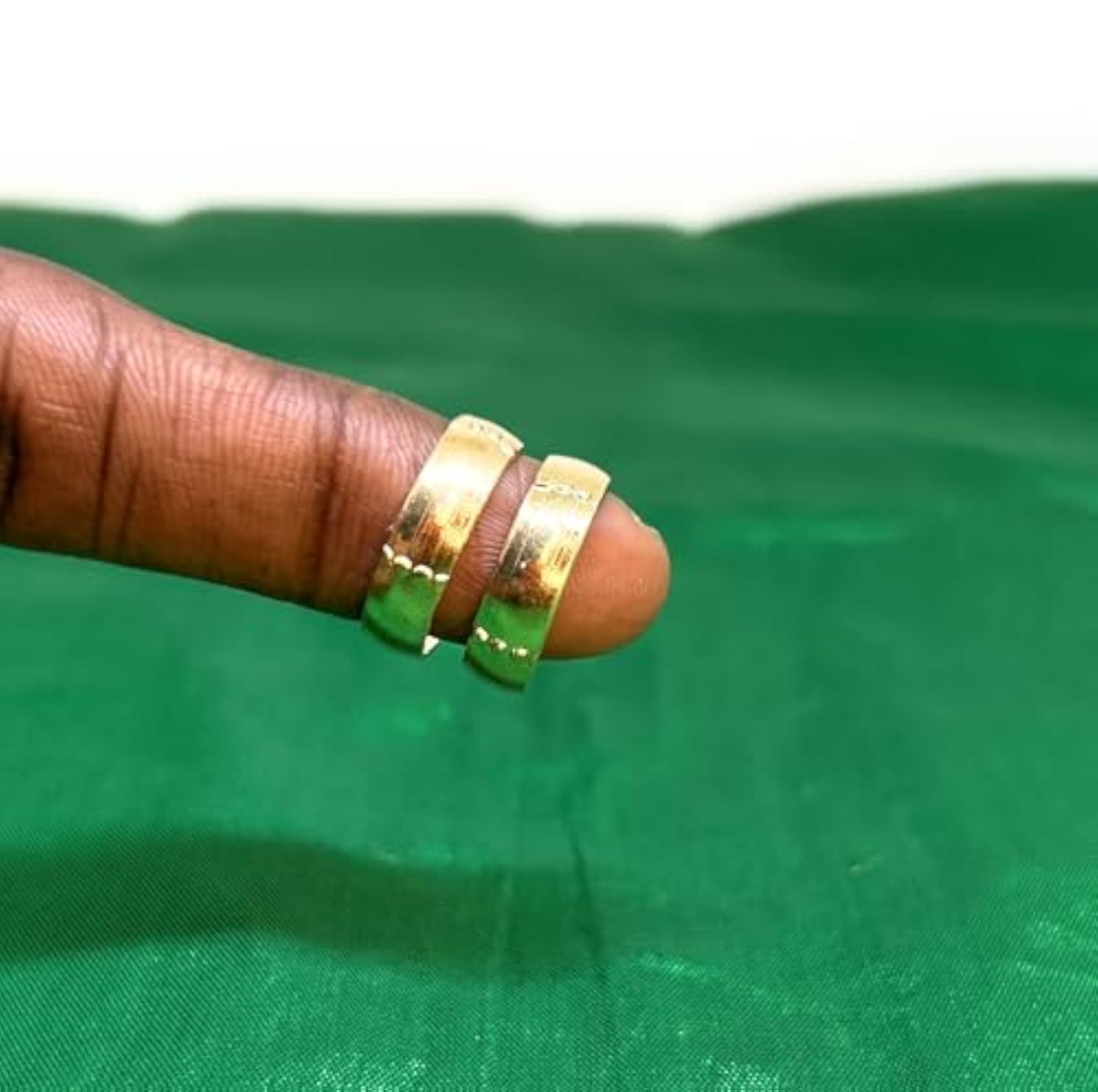 Traditional Gold Toned Adjustable Metti Toe Ring for Women