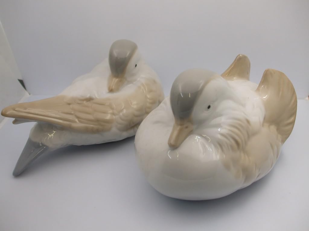 The Majestic Country Life Figurine Porcelain Ducks Ducklings Set Of 2 C2123 For Size See Description Page
