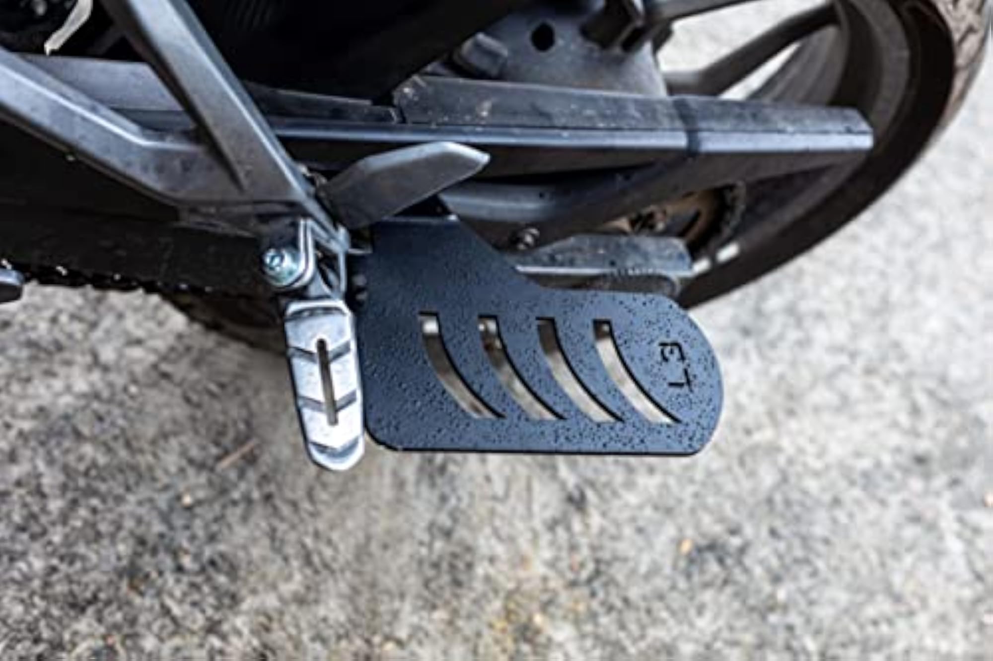 Pulsar NS 125/160/200 Ladies Footrest For Left Side