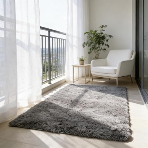 Tapis de salon élégant à poils longs et design moderne
