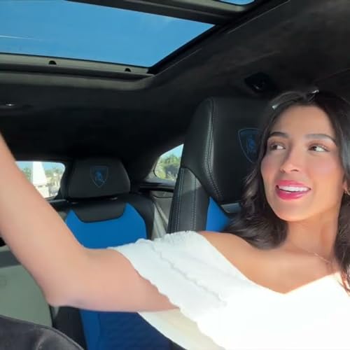 Llados invita a dos mujeres a una isla