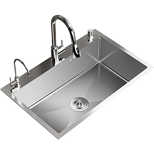 Évier de cuisine sous plan inox avec robinet tout-en-un pour optimiser l'espace de lavage