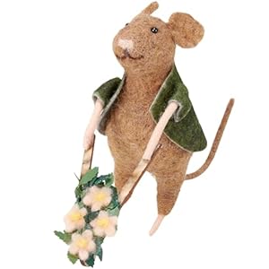 Primitives by Kathy Gardening Mouse Critter