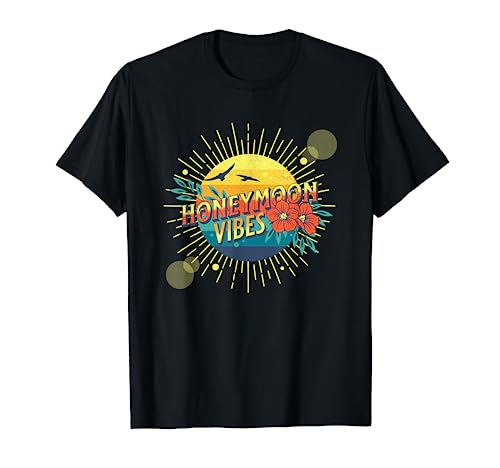 Retro Honeymoon Vibes New Wedding Bride Groom Vacation Women T-Shirt