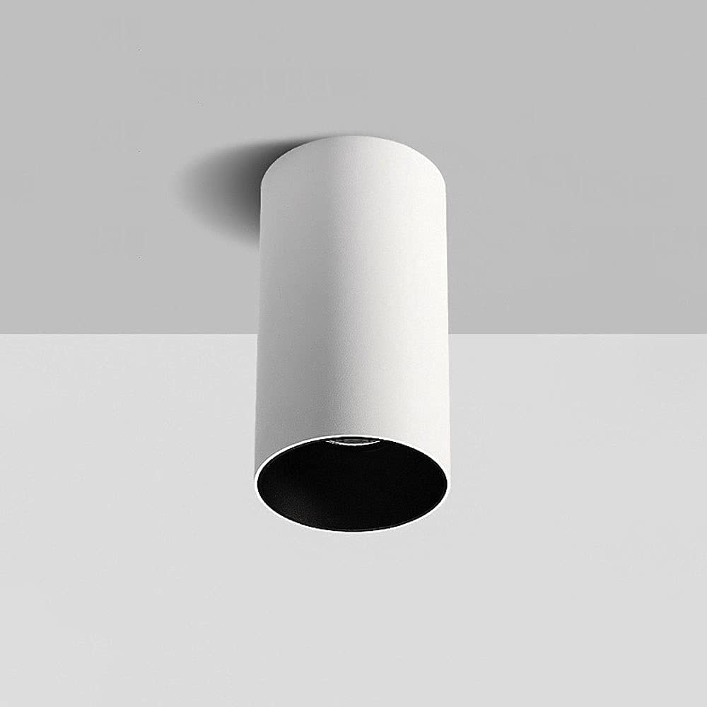 Spot de plafond LED blanc 3000K pour éclairer un couloir sombre et étroit