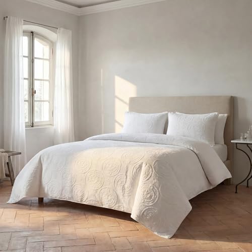Image of HiEnd Accents Verona Matelasse 3 Piece King Comforter Set, Vintage White Cotton Medallion Pattern Bedding Set, Classic Chic Casual Farmhouse Bed Set, 1 Comforter and 2 Pillow Shams