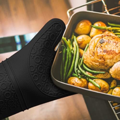 StarCooks Silicone Oven Gloves/Mitts, Heat Resistant with Soft cotton Lining, Extra Long Protection, Waterproof, Non-slip, perfect for Grilling, Cooking, Baking in the Kitchen (Black, 1 pair)