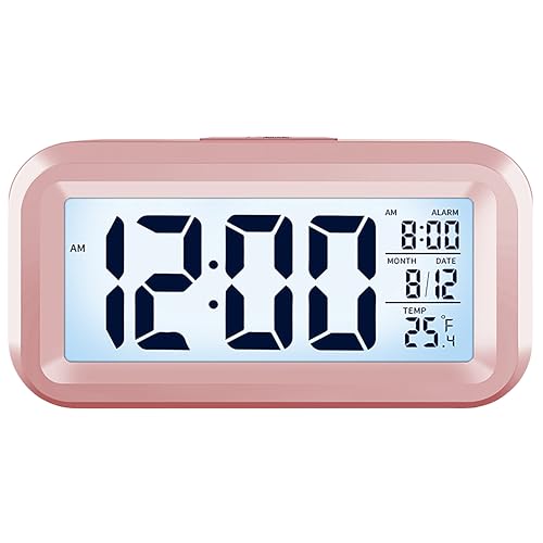 APM Snooooze Réveil Numérique pour Chambre, Horloge de Bureau à Piles, Alarm Clock Numérique avec Veilleuse Intelligente, Affichage 12/24H - C°/F° -...