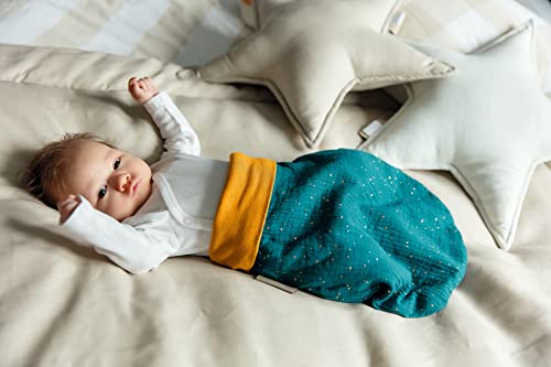 KraftKids Trappelzak mousseline gouden stippen op petrol voor de herfst/winter van mousseline katoen en warme fleece verkrijgbaar in twee maten - Afbeelding 3