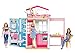 Barbie DVV48 - 2-Etagen Ferienhaus und Puppe, zusammenklappbar, mit Tragegriff, mehrere Spielbereiche, enthaltene Möbel & themenbezogene Aufkleber + Zubehörteile, Puppenhaus, Spielzeug ab 3 Jahren