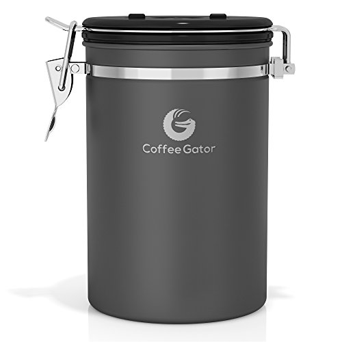 Foto von Coffee Gator-Edelstahl-Kaffeedose – Hält gemahlener Kaffee und Bohnen länger frisch – Behälter mit Datumsverfolgung, CO2-Freigabeventil und Messlöffel - Mittel - Edelstahl und Grau, 2-pack