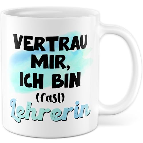 Pagma Druck Tasse à café avec inscription « Vertrau mir ich bin » (presque) pour enseignante, étude, professeur, professeur, professeur, idée cadeau