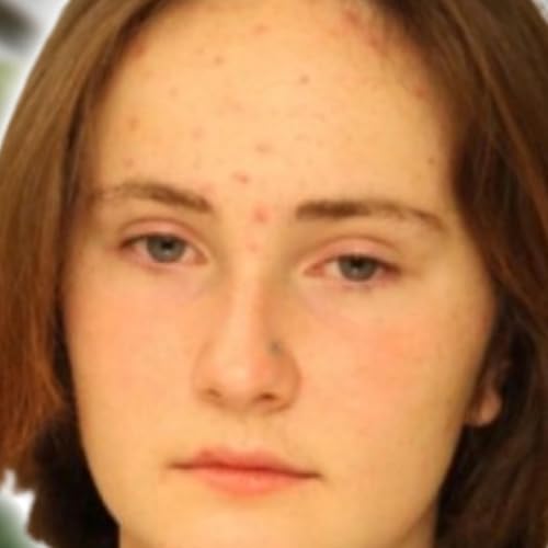 Page de couverture de She Called 911 After Killing Her Sister – The Twisted Claire Miller Case | Episode 1