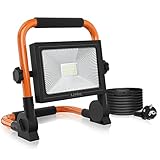 Superhell und stromsparend: Linke 35W LED Baustrahler verfügt über eingebaute 42 superhelle LEDs, die 3000 Lumen kaltweißes Licht erzeugen können, das weich ist und die Augen nicht verletzt. Abstrahlwinkel bis zu 120° sorgen für helleres Licht, our baustellenlampe kann im Vergleich zu herkömmlichen Glühbirnen mehr als 85 % Energieverbrauch einsparen. Außerdem sind unsere Arbeitsscheinwerfer gut abgedichtet, sodass selbst in einem grauen Keller die Helligkeit des Lichts nicht beeinträchtigt wird.