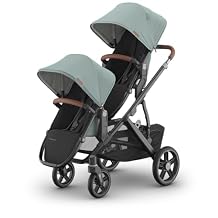 UPPAbaby Vista V3 Stroller + RumbleSeat V3 - نظام عربة أطفال فردي إلى مزدوج قابل للتحويل - مقعد للأطفال الصغار، ملحق RumbleSeat، محولات متضمنة - Kenzi Mystic Aqua/إطار كربوني/جلد سرج