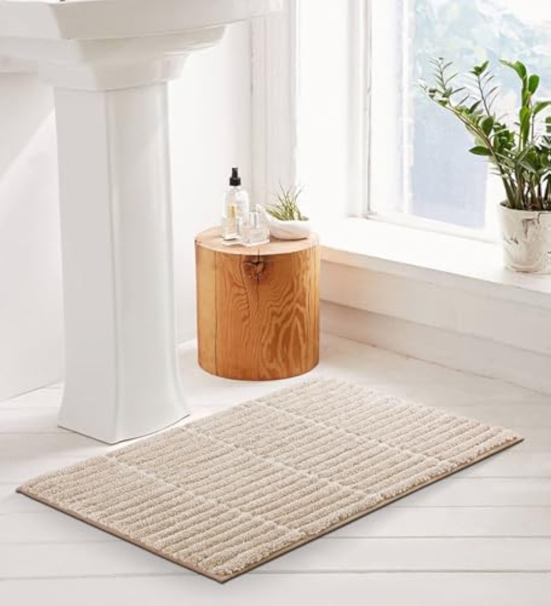 Soft & Plush Bath Mat, Quick Dry and Stain Resistant