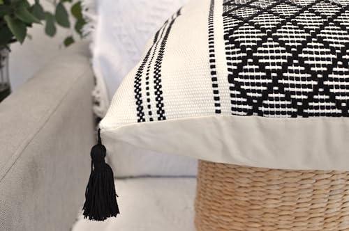 Blackandwhitepillowcoverswithtassels18x18inchsetof2outdoororindoormidcenturymoderndecorativeretroplaidfarmhousewovenpillowcasesbohoaccentpatiocushioncovers  Urban Country Home Decor Black and white pillow covers with tassels 18×18 inch set of 2 outdoor or indoormid century modern decorative retro plaid farmhouse woven pillow casesboho accent patio cushion covers  urban country home decor