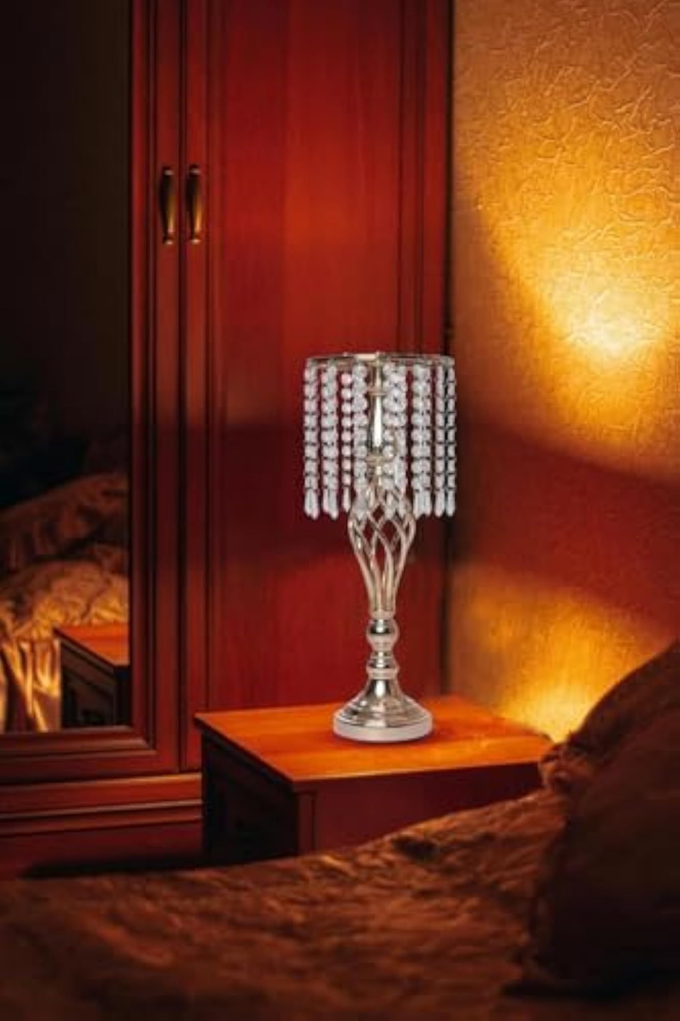 Metal Base with Hanging Crystal Beads for Decoration