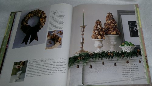 Christmas with Martha Stewart Living Classic Cr... 0848724348 Book Cover