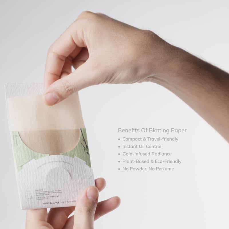 Image of ILEM JAPAN Blotting paper Infused with Gold flakes & naturally sourced plant pulp | 50 Facial oil control sheets